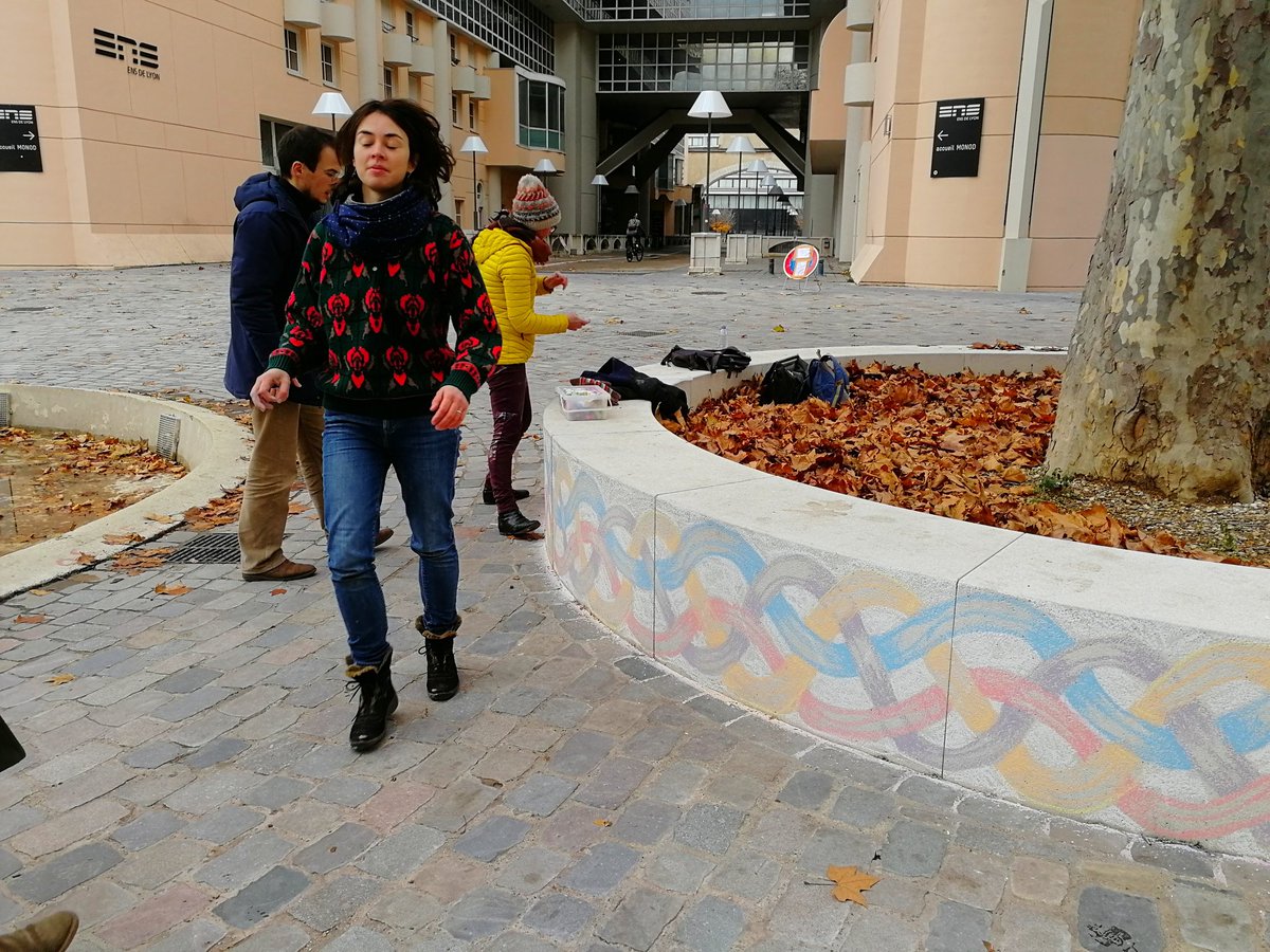 christianmercat's tweet photo. Merci @MarieLhuissier pour ce #sreetMath des mathématiques vagabondes à la @MMI_lyon! https://t.co/FUTTvBugzE