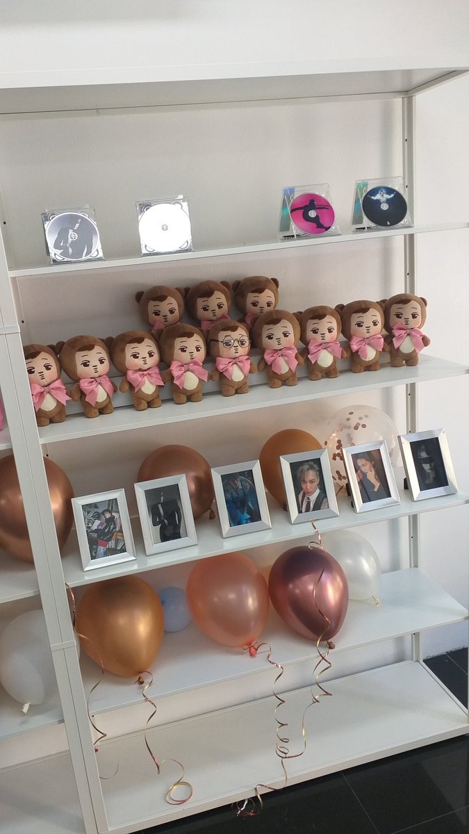 Give away วันนี้ค่า น่ารักหมดเนยยย โดยเฉพาะผ้าห่มจากพี่ฝ้าย <a href="/NartruedeeR/">🧸 ฝ้ายจัง 🧸</a> ขอบคุณมากนะค้า เอาจริงคือตื่นเต้นมากตอนเข้าไปหาพี่ฝ้าย เขินสุด 🙈 ตลกมากคือพี่ฝ้ายลืมเวลาแล้ว 🤣 ขอบคุณพี่ทีมงาน และทุกคนที่เอาของน่ารักๆมากแจกนะค้าาา งานน่ารักมากๆ เฝ้ารองานต่อไปแน้ว 💖
#KaisPeachesGarden