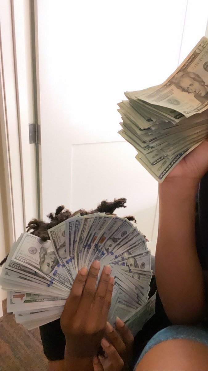 jayyblacc954's tweet photo. Me: Bae Let’s Finesse All Them Niggas In Your Dm 🤭

Her:  Cmon 🤑🤑 https://t.co/9cHwkcyPRp