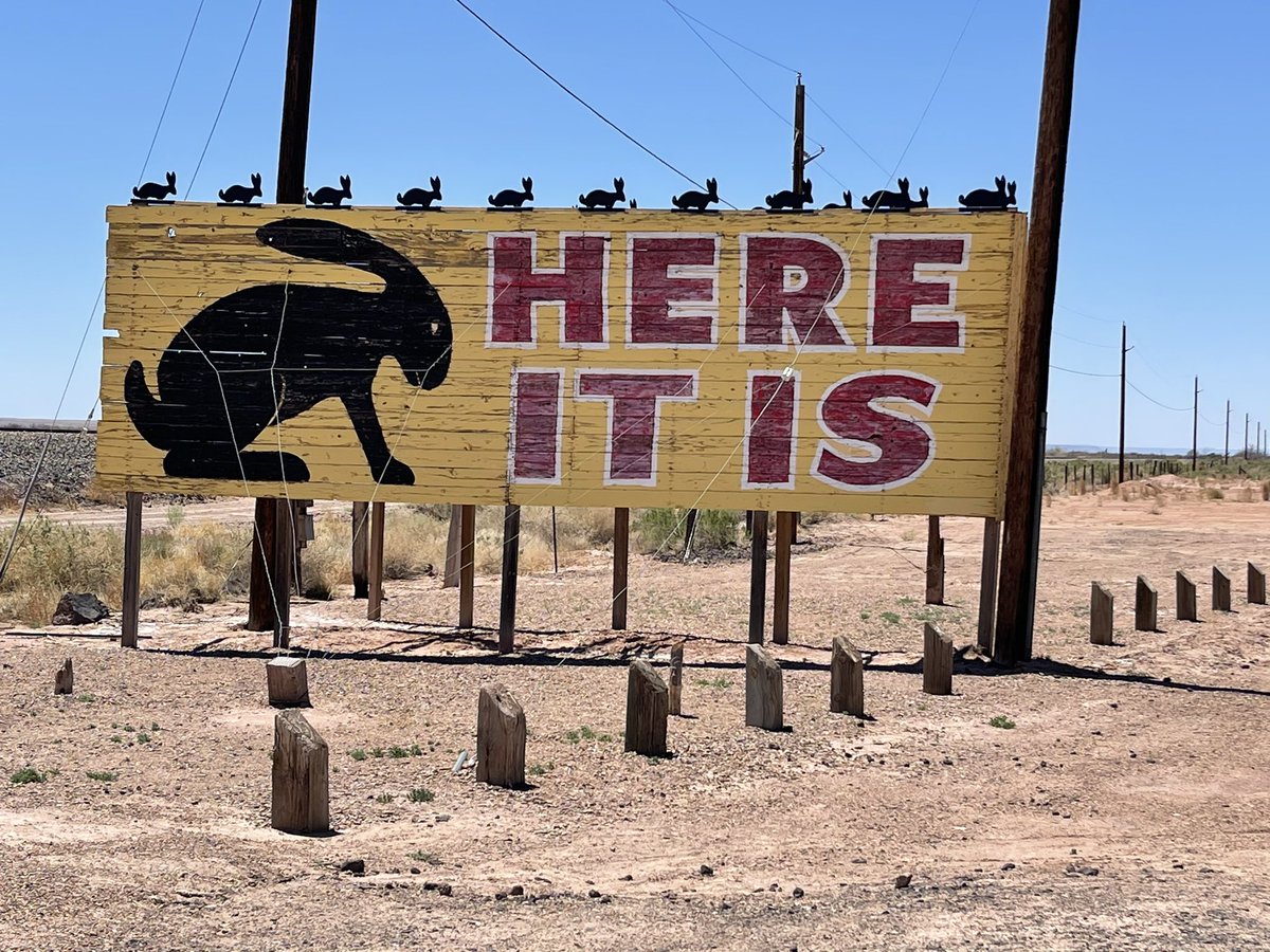5gentexan's tweet photo. Jackrabbit Trading Post, Arizona.  Probably THE most iconic of all Route 66 signs. And great owners too!#Route66Arizona #Route66Smiling #Route66Sign @66Travelers  @TimeTraveler911 https://t.co/HEL80b1RJ6