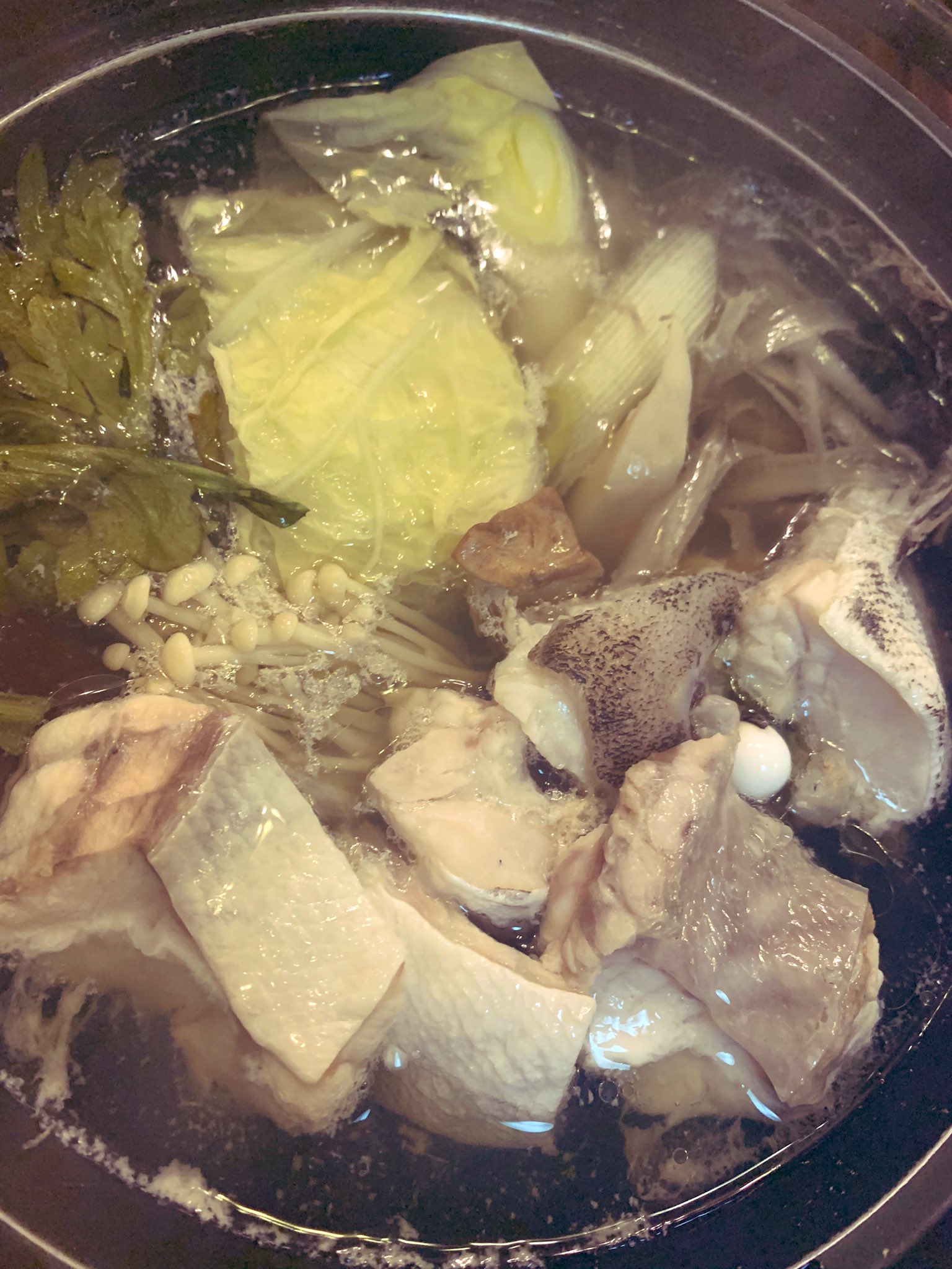 ぶっさん 今日はアラ鍋を食べるばい カンパーイ さけのみ アラ鍋 刺身 あわび T Co Mhm0dm22md Twitter