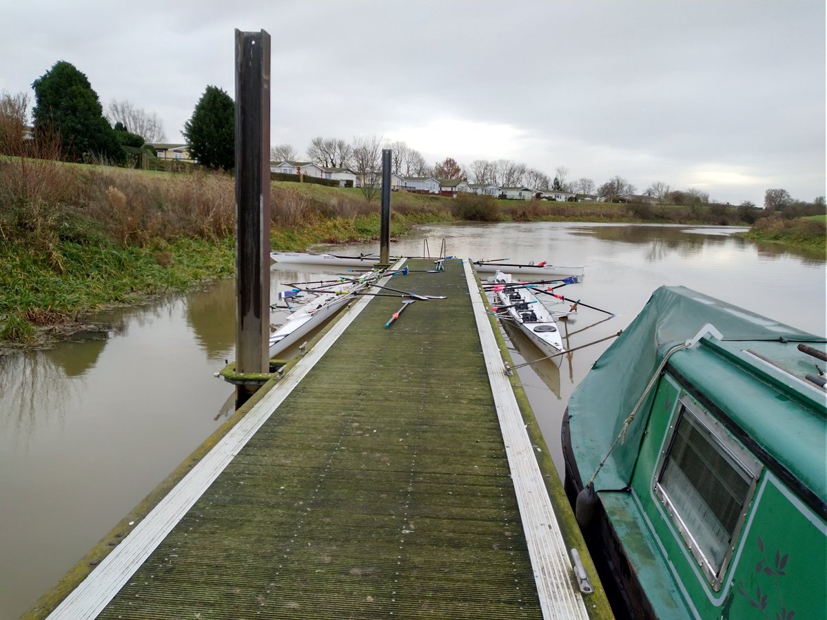 BostonRowingUK's tweet photo. @TashaLaming Sorry @TashaLaming not leaving Lincolnshire 🤣. All going well though. Halfway and super pub break at The Packet Inn. Coffee and chips to warm us up.
Great company and great conditions.
#socialrowing 🚣♀️🚣♀️ https://t.co/pit0kZBEIR