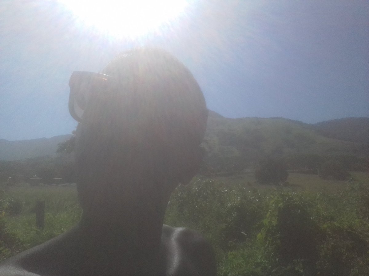 Vulgo_kichute's tweet photo. O sol aí melhorando a foto!! 
😑🌞
#Simbora #sabadodetremurasdv https://t.co/PjjJDzsTHv