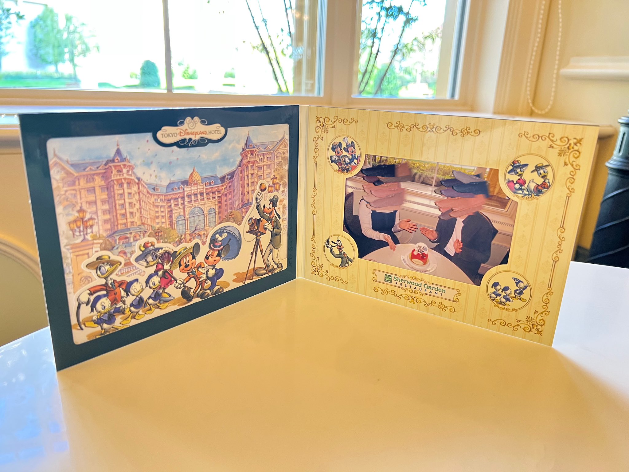 黒髪 ディズニーホテルで彼氏をサプライズお祝いしてきた サプライズ初めてでいつ来るのか無駄に私がドキドキしたけど 喜んでもらえて良かった 笑 T Co 5eaufbl0cg Twitter