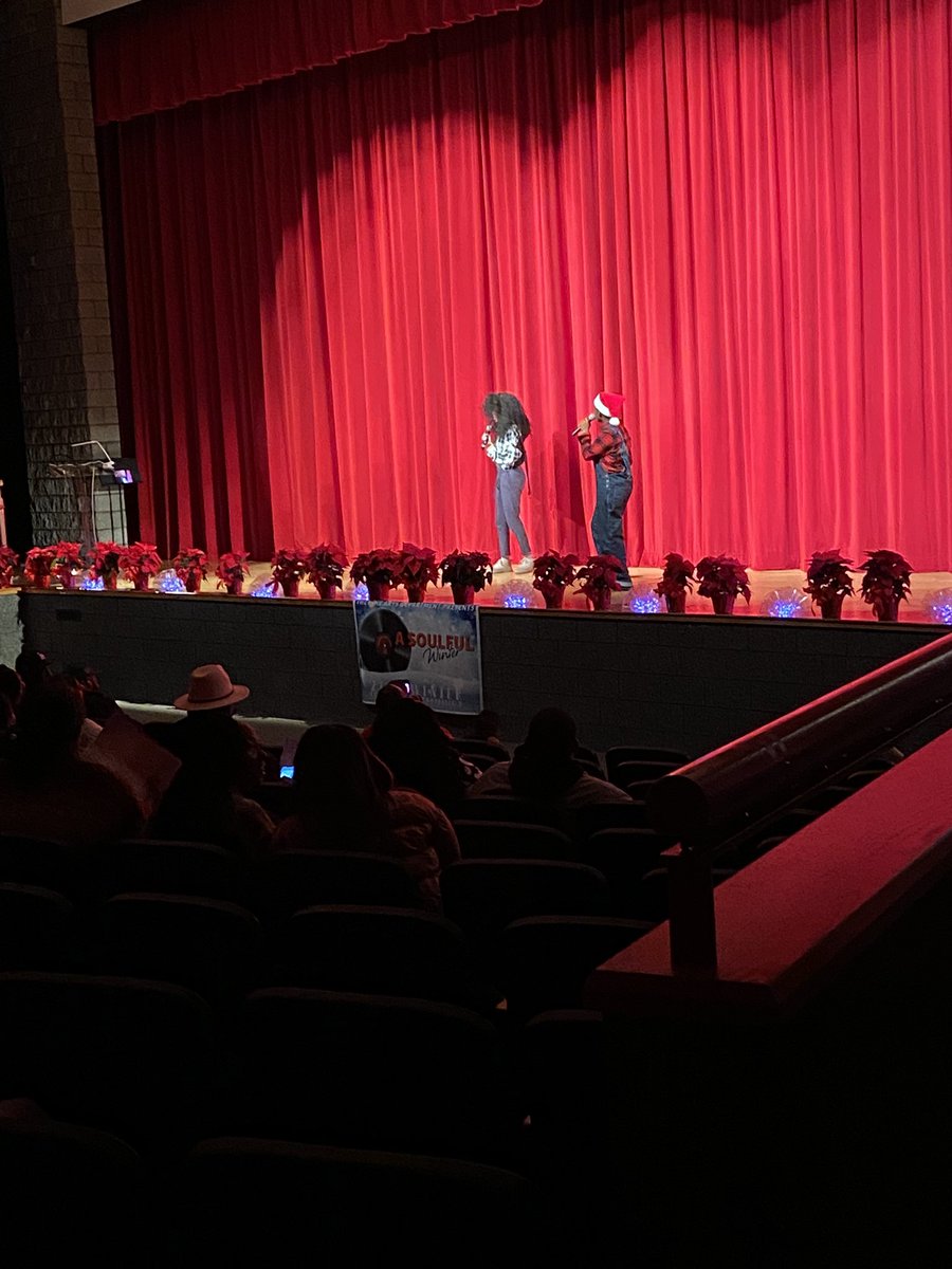 LetsGoghSkeete's tweet photo. Thursday night was amazing! We packed out the auditorium and our students did such a great job! Thank you to everyone who came out to support our department 🥰💜 #BHSFAD @BannekerFAD https://t.co/W9VdLmz3Pn