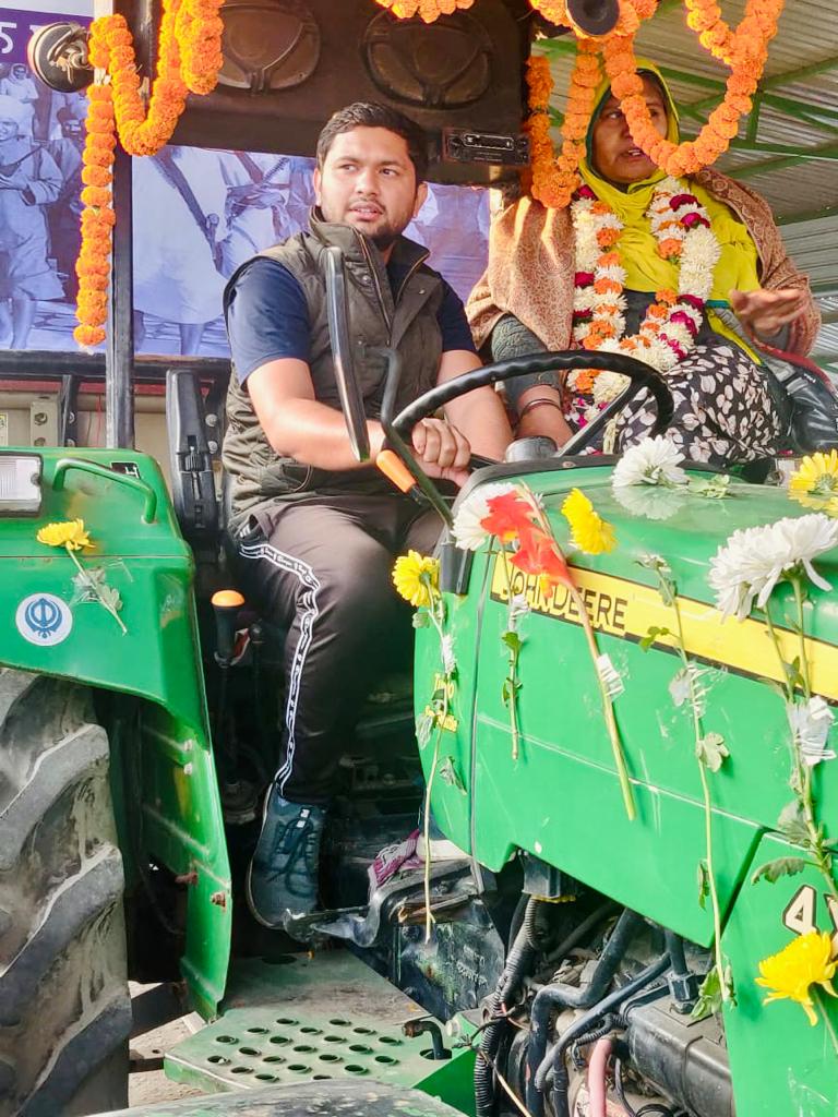 nitinaayog's tweet photo. Not all farewells are sad. I’m happy this farmers’ protest is over!

#farmersprotest #farmers #singhuborder #farmersprotestdelhi #farmersprotestover #KisanAndolan https://t.co/TN5txxpP6B