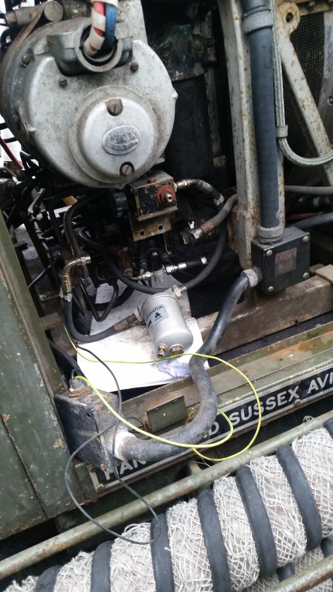 willie862's tweet photo. OK brain, it's only been about 20 years since you last worked on one of these, it'll all come flooding back. 😉😆

#gasturbineengine 
#oldschoolGSE https://t.co/IBT5BetTQ8