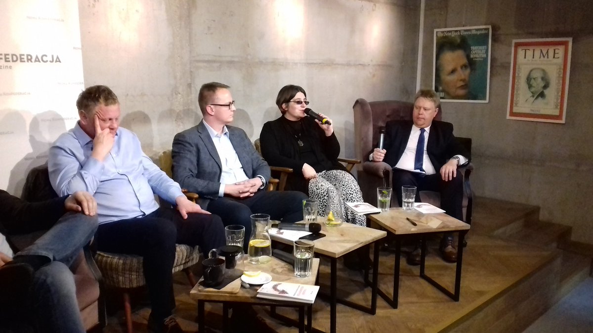 NKonfederacja's tweet photo. Czy istnieje alternatywa wobec przyjmowania imigrantów do Polski? 🇵🇱 Zapraszamy do powrotu do #DebataNK "Polska różnorodna czy jednolita?"!

👥 Spierali się: Natalia #Gebert, @R_A_Ziemkiewicz, @Radziejewski oraz @tomaawroblewski

https://t.co/zFRujfMCb5 https://t.co/CKvDfA2sKv