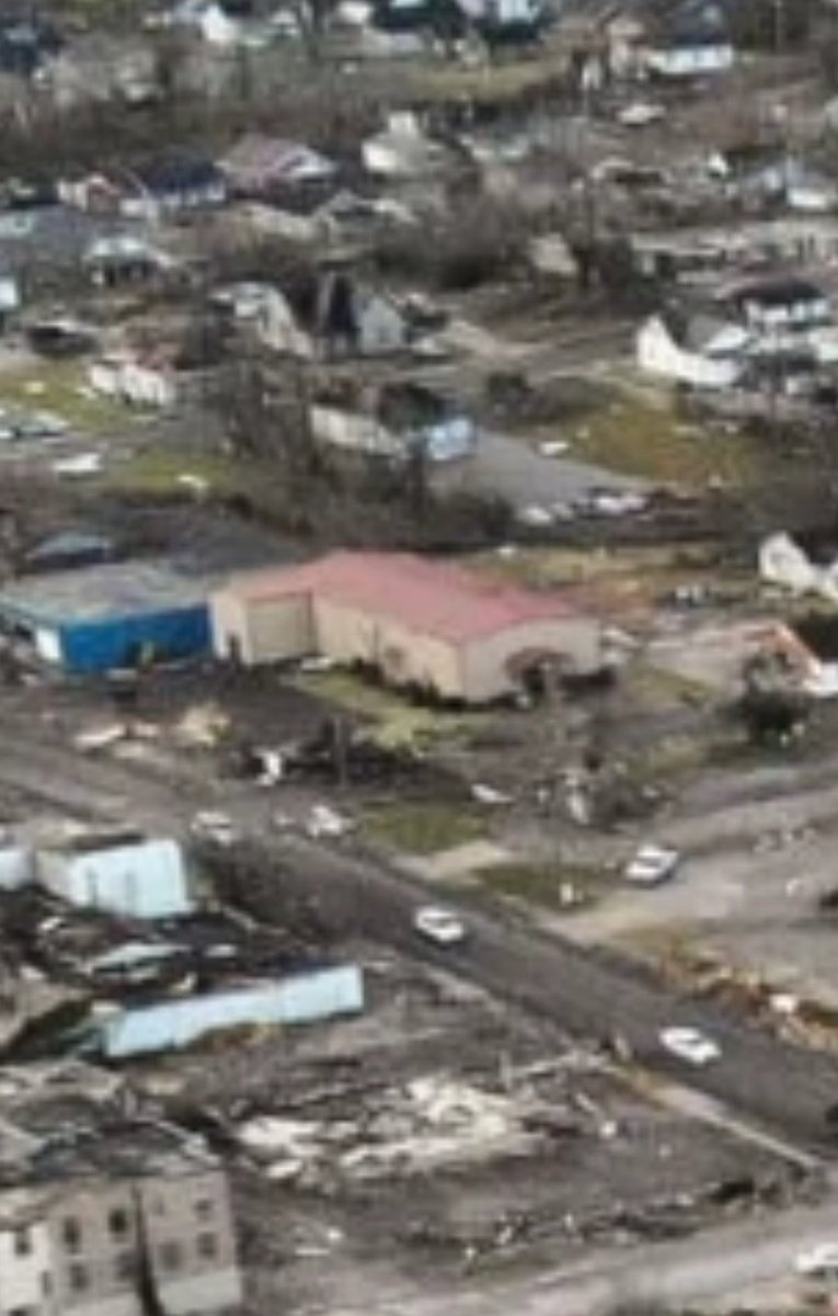 katancorUS's tweet photo. When you had an answered prayer favor to call in. 💔 🙏 #DecemberTornado https://t.co/sTZ3vNmZrZ