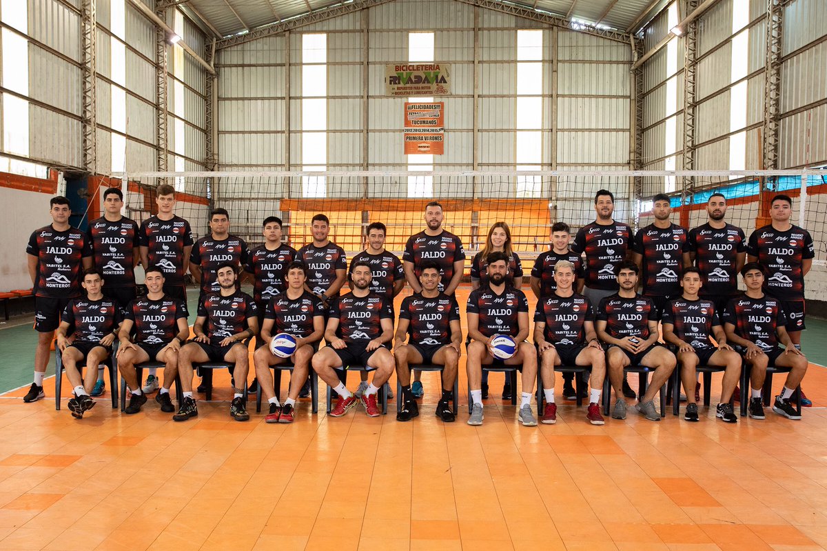 MonterosVoley's tweet photo. 🧡 Este es el plantel para la vuelta a la máxima categoría del voley argentino.

🚌 El equipo ya esta rumbo a Mar del Plata, lugar que desde el lunes albergará la Copa ACLAV.

¡ESTAMOS ANISOSOS QUE LA PELOTA COMIENZA A VOLAR! 🏐

#orgullonaranja 🍊 https://t.co/C165ex9Xu3