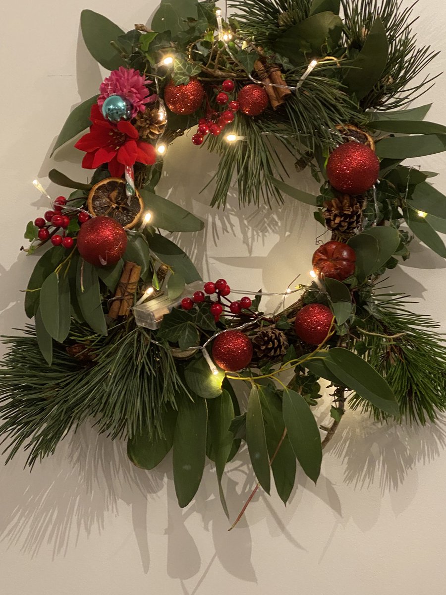 Fern_Britton's tweet photo. Wreath making with ⁦@SusieRayArtist⁩ and ⁦@Carty1810⁩ ! So much fun …. And Prosecco 😂🥳 https://t.co/TINKCjqf8B
