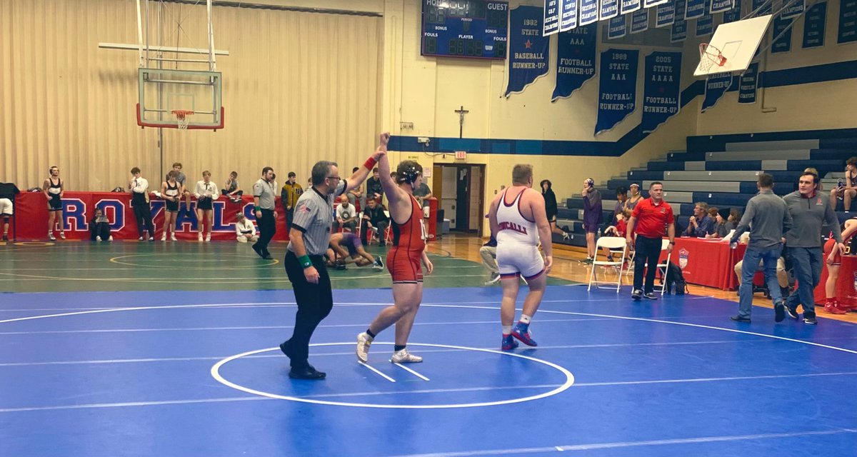 VoelzJames's tweet photo. @NewPalWrestle is competing against Roncalli today. I am witnessing some great matches and this team is improving everyday. Keep working!! @SouthernHancock @llantrip @MrsAmyDawson @MitchanerNPHS @NPHSDragons #WeAreDragons https://t.co/DprgKDNtMh