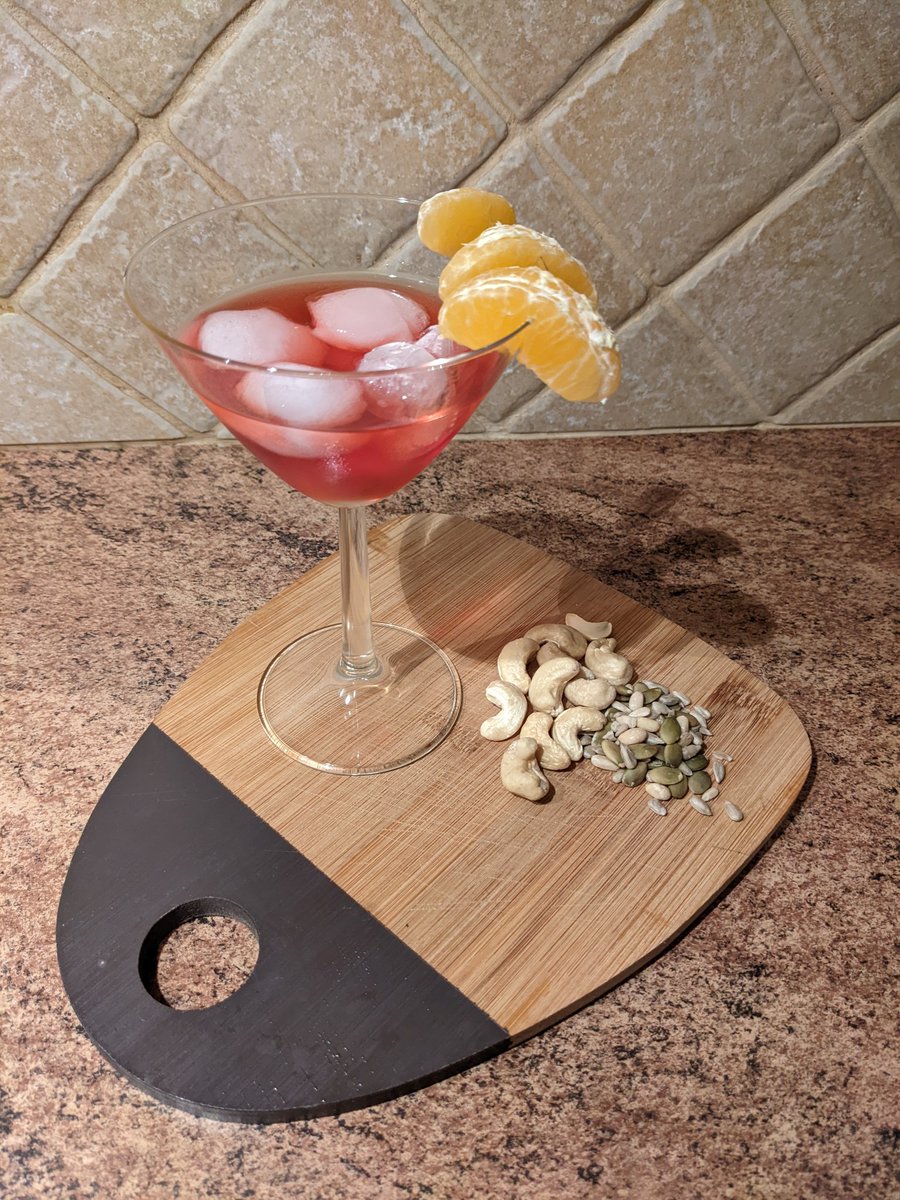 lectur76's tweet image. #MartiniAperitivo #MartiniSansAlcool @Matini_France j'ai la chance de découvrir le Martini vibrante sans alcool, saveur fruitée grâce au mélange de bergamote et d'essence de plantes aromatiques.