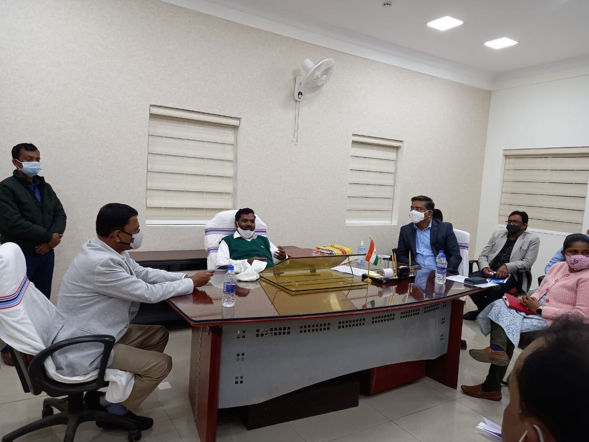bebidevi_mla's tweet photo. आज संध्या पारा शिक्षक संघ के प्रतिनिधियों के साथ एक महत्वपूर्ण बैठक सम्पन्न हुई है जिसमे गिरीडीह के माननीय विधायक श्री सुदिव्य सोनू जी,शिक्षा सचिव, प्राथमिक शिक्षा निदेशक,निदेशक राज्य योजना विभाग, विधि विभाग के अधिकारी तथा विकास आयुक्त भी सम्मिलित हुए।
1/2 https://t.co/48cn6ngP9u