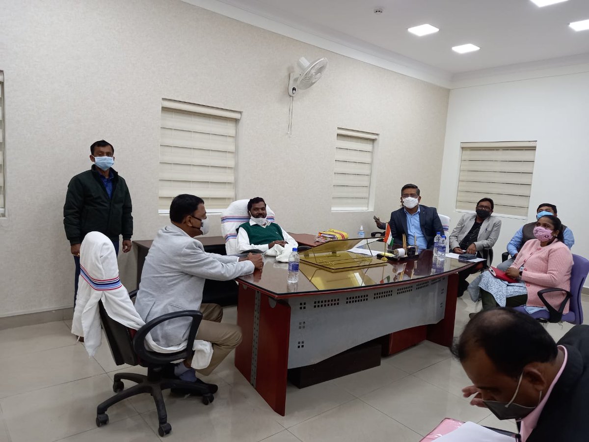 bebidevi_mla's tweet photo. आज संध्या पारा शिक्षक संघ के प्रतिनिधियों के साथ एक महत्वपूर्ण बैठक सम्पन्न हुई है जिसमे गिरीडीह के माननीय विधायक श्री सुदिव्य सोनू जी,शिक्षा सचिव, प्राथमिक शिक्षा निदेशक,निदेशक राज्य योजना विभाग, विधि विभाग के अधिकारी तथा विकास आयुक्त भी सम्मिलित हुए।
1/2 https://t.co/48cn6ngP9u