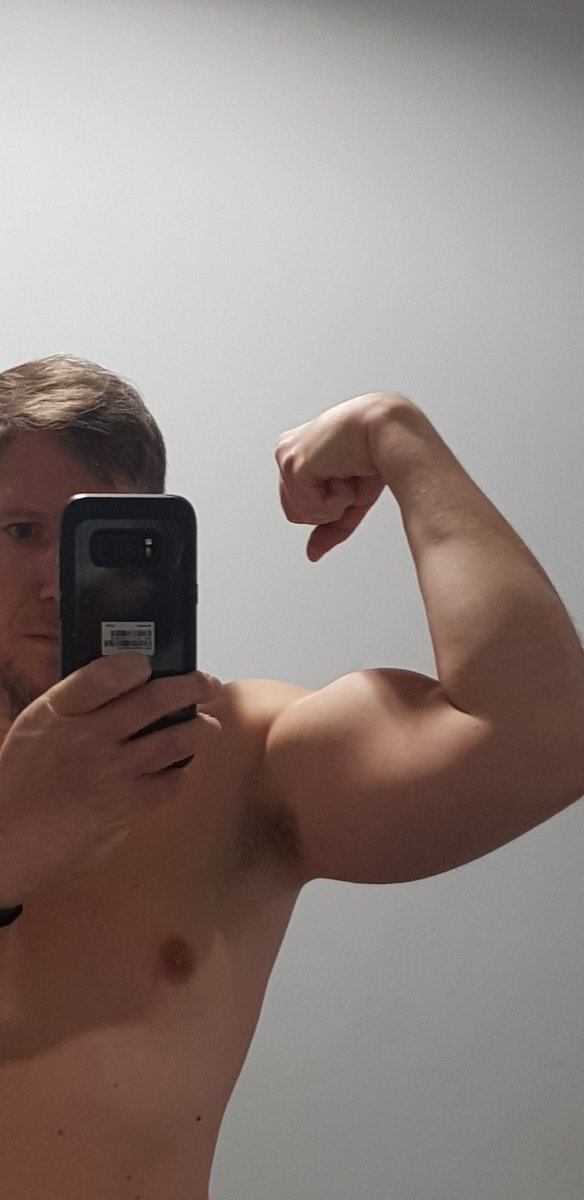 GavinWi79234383's tweet photo. Shoulders and arms day! Trying to get hyooooge 💪💪💪 #bodybuilding #muscles #biceps #biggerisbetter #bigbiceps #delts #traps #triceps #gethuge #pumped #bettergymsidcup #projectmutate #fitness #fitguy #Saturday https://t.co/AK8XkNM7LB