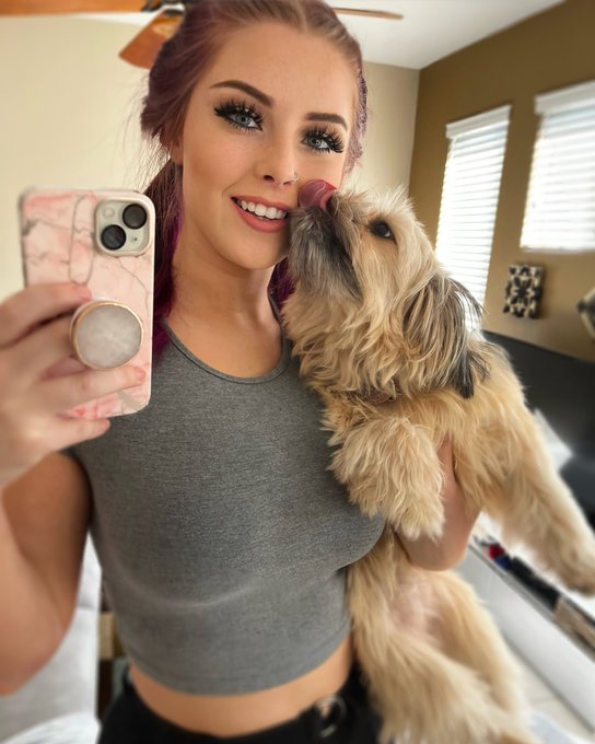 Happy Saturday from me and Sophie! https://t.co/NRYPMfaTG0