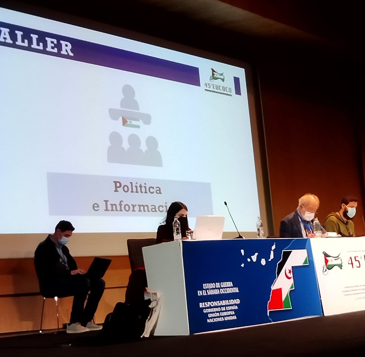 AlmudenaSL84's tweet photo. Taller "Política e informacion" en la celebración de la @EUCOCO_ en #LasPalmasdeGranCanaria 
50 años de lucha por la independencia #Sáhara ❤️💚🖤 https://t.co/yUct3Uv8Rg