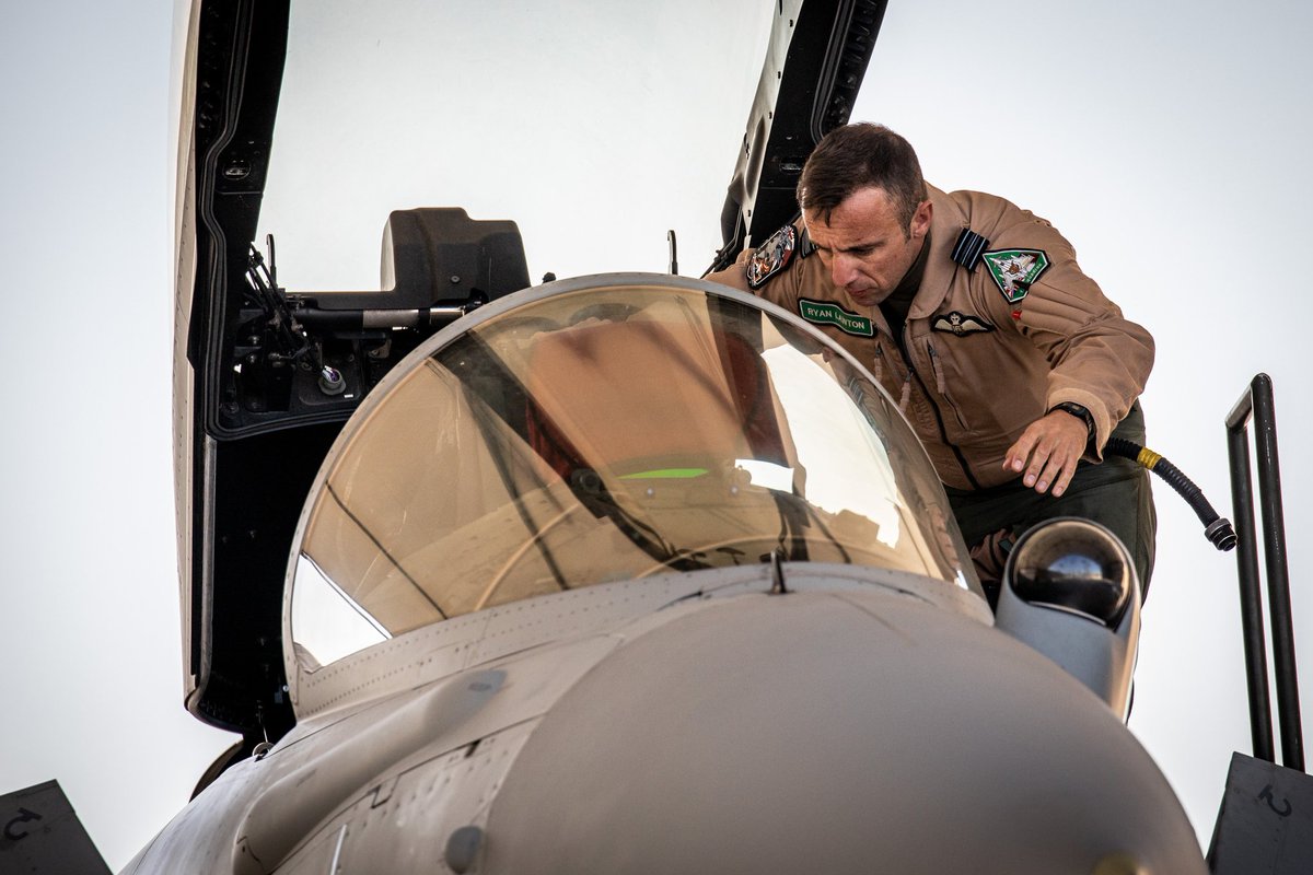 12Sqn's tweet photo. A significant milestone for 12 Sqn as Pilots and Engineers from both the @RoyalAirForce and @MOD_Qatar Emiri Air Force fly and maintain the Typhoons on Exercise #FoxDefender.
#LeadsTheField
๐ฌ๐ง๐ฆ๐ถ๐ฆ https://t.co/oHqJBqWcNg