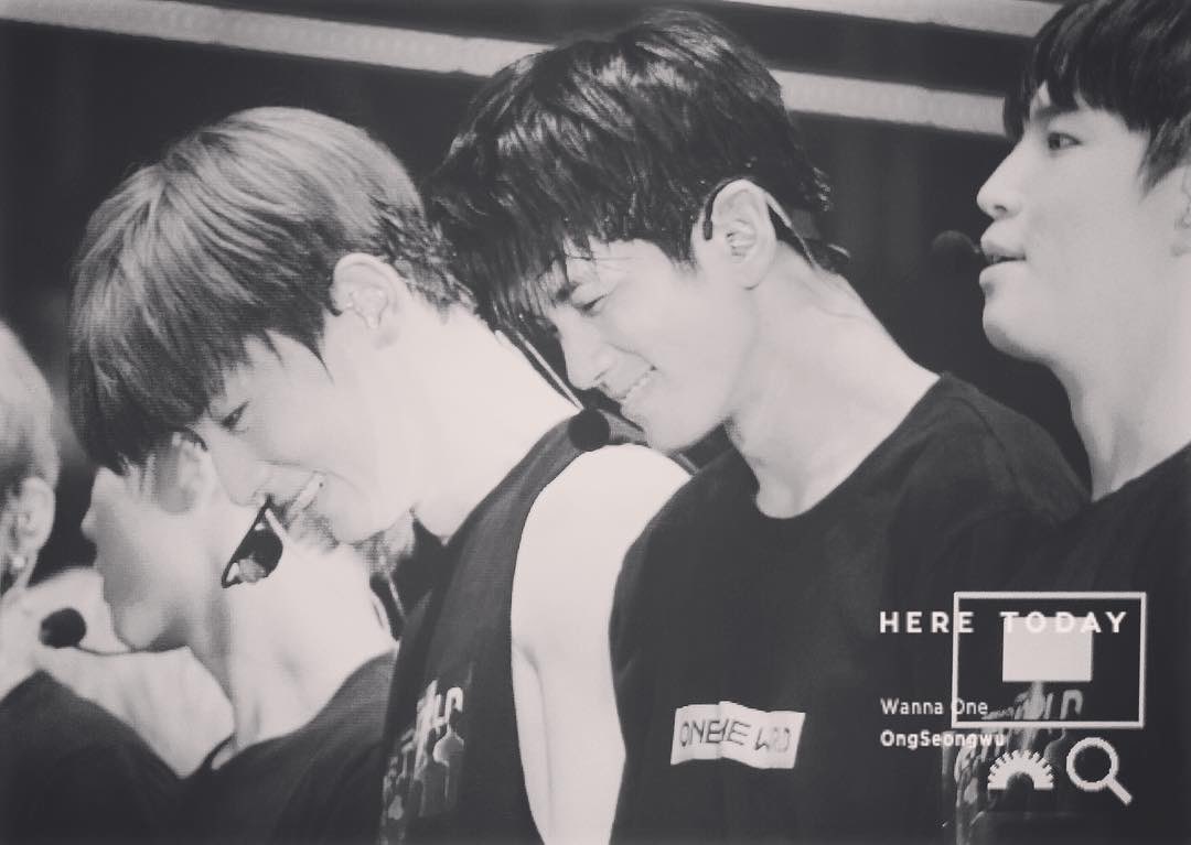 greenTea__89's tweet photo. 좋은 추억은 사람을 머물게도 하고 또 나아가게도 하는거 같아 민현이가 성우가 그리고 워너원이 나한텐 그런 의미고 얘들아 여전히 멋있더라 아무래도 사랑하길 잘했어 https://t.co/BnCfj7sr8S