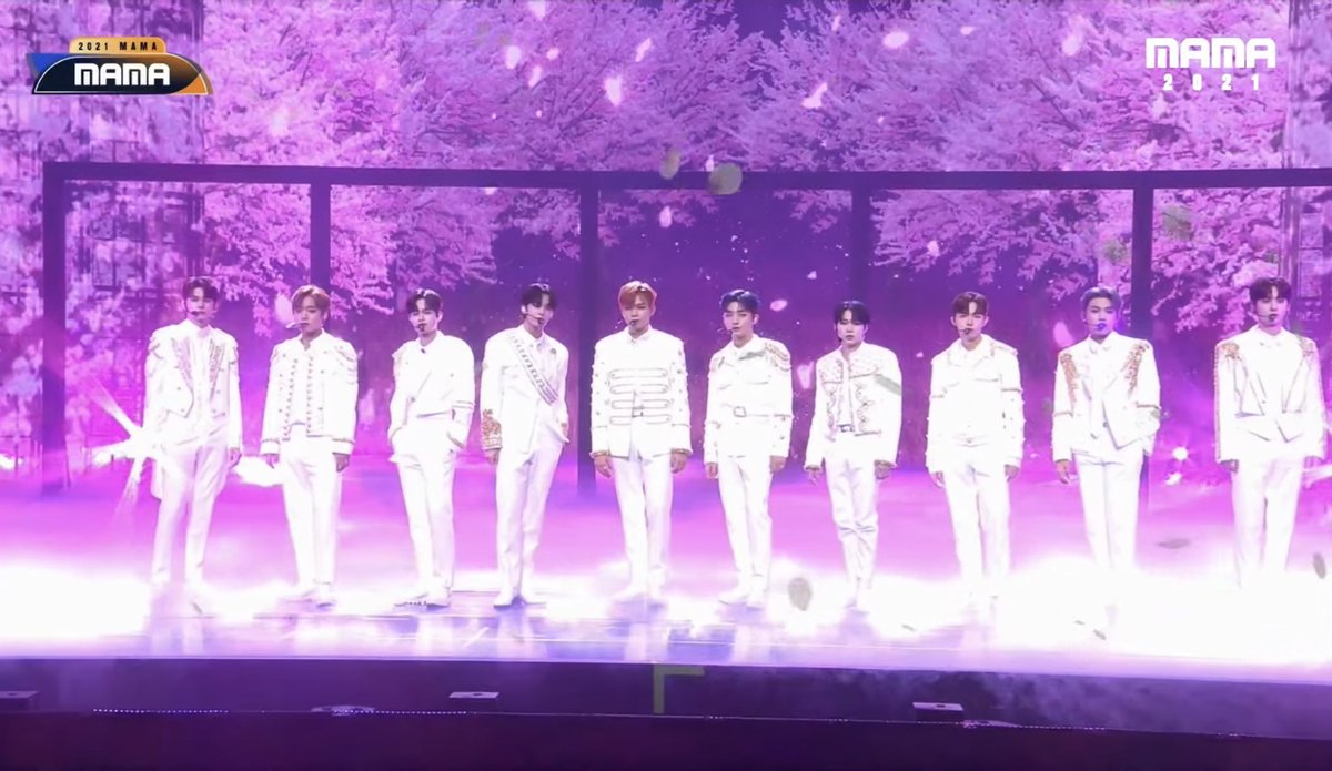 KUANLIN_INTL's tweet photo. 😭 cried so hard after watching… the last boy group that I ever stan #MAMA2021 #WannaOne https://t.co/04KmMUZDeY
