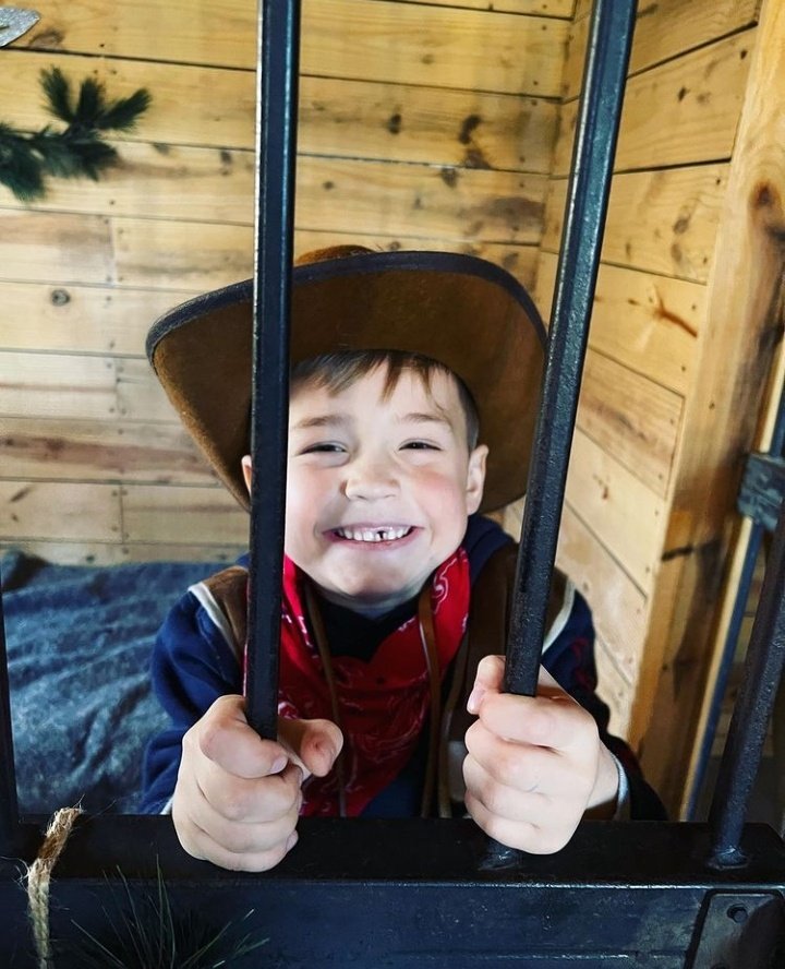 dclynchprvt's tweet photo. what do you do when a 5 year old asks for this as a birthday gift?? you do the damn thing. https://t.co/VTwKKDu12P