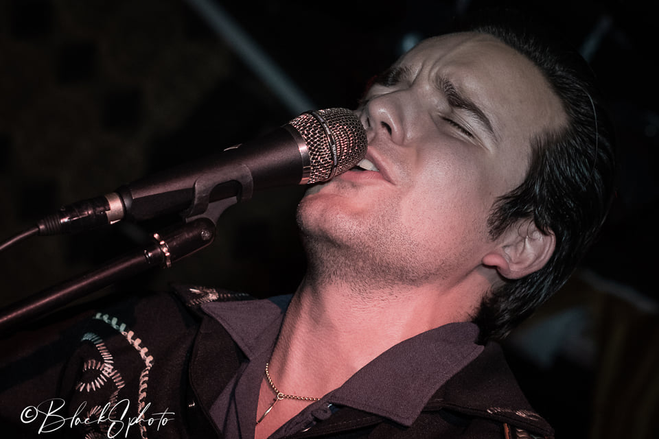 Los Huesos de Portobello (@portobellobones) on Twitter photo 📌 Fotos del directo de Theo Lawrence & The Possums en El Almacén de <a href="/LBotroestilo/">Little Bobby</a>, ¡un cierre perfecto de la programación en sala de 2021! 📸<a href="/black8photo/">black8photo</a> 👉+Info: loshuesosdeportobello.es 📌 Fotos del directo de Theo Lawrence & The Possums en El Almacén de <a href="/LBotroestilo/">Little Bobby</a>, ¡un cierre perfecto de la programación en sala de 2021! 📸<a href="/black8photo/">black8photo</a> 👉+Info: loshuesosdeportobello.es