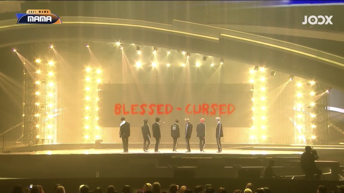 enhypenupdates's tweet photo. “BLESSED-CURSED” 👀

ENHYPEN BLAZES FOR MAMA
#ENHYPEN6thROTY #엔하이픈_MAMA_신인상_축하해 #ENHYPEN_WWFCTop10 @ENHYPEN_members @ENHYPEN https://t.co/lW8WWhe2Wf