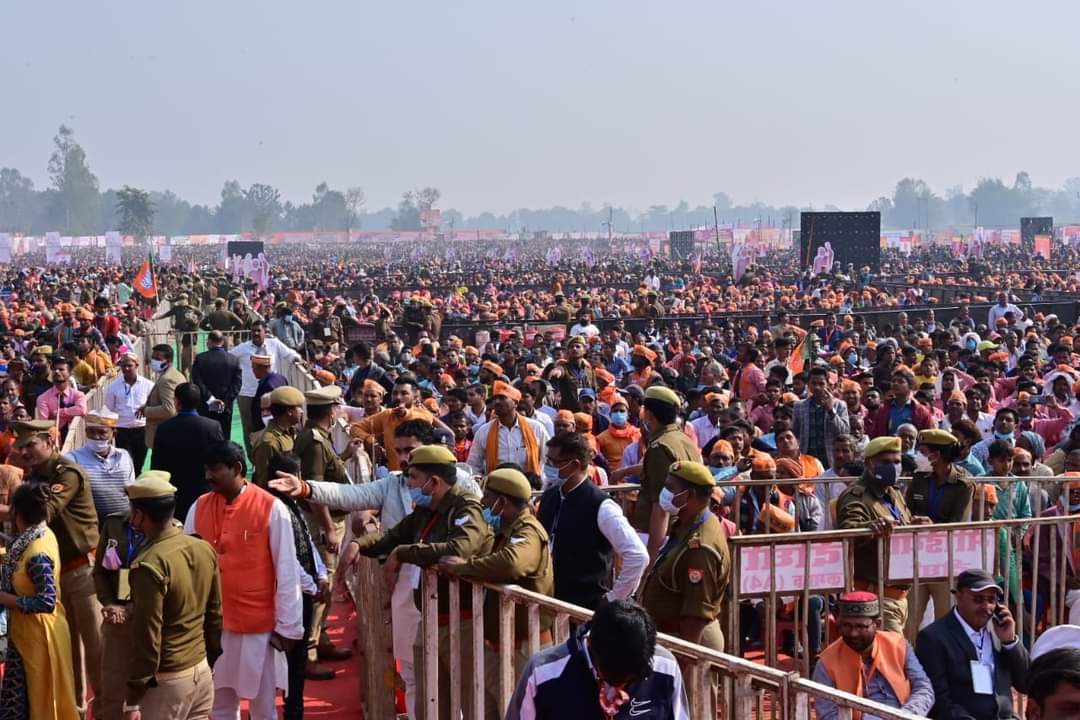 kailashnath4bjp's tweet photo. आज जनपद बलरामपुर में 40 वर्षों से लंबित सिंचाई परियोजना मात्र साढ़े चार वर्षों में रू० 9800 करोड़ की लागत से पूर्ण"सरयू नहर राष्ट्रीय परियोजना"का लोकार्पण कार्यक्रम आदरणीय प्रधानमंत्री श्री@narendramodi जी एवं माननीय मुख्यमंत्री श्री@myogiadityanath जी के कर कमलों से सम्पन्न हुआ। https://t.co/cpZz9DSrGc