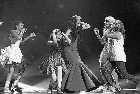 Col_littlemix's tweet photo. Hace 10 años Little Mix se convertía en el primer grupo de chicas en ganar el The X Factor UK, convirtiendose en el grupo más exitoso de la última década 👑✨ 

@LittleMix https://t.co/oYTzQJV7l6