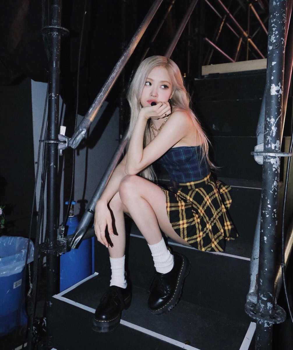 jnrubyswiftie's tweet photo. OMGGG LAS MEJORES SOLISTAS DEL AÑO HAN GANADO, ASÍ ES, HABLO DE ROSÉ Y LISA ESTOY MUY ORGULLOSA DE USTEDES 

ROSÉ BEST DANCE PERFORMANCE #MAMAWinnerRosé #로제 

CONGRATULATIONS LALISA
#LisaWorldwideChoice @BLACKPINK https://t.co/q0R4pWDoEJ