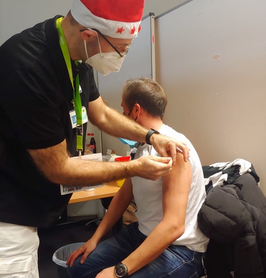 Nach den ersten beiden #Corona-Impfungen konnten sich unsere Mitarbeitende heute in unseren Standorten boostern lassen. Das Angebot wurde zahlreich angenommen - wir sind froh, bei der Bekämpfung der #Pandemie unterstützen zu können.

Gegen Corona. Gemeinsam.
#wirsinddatev