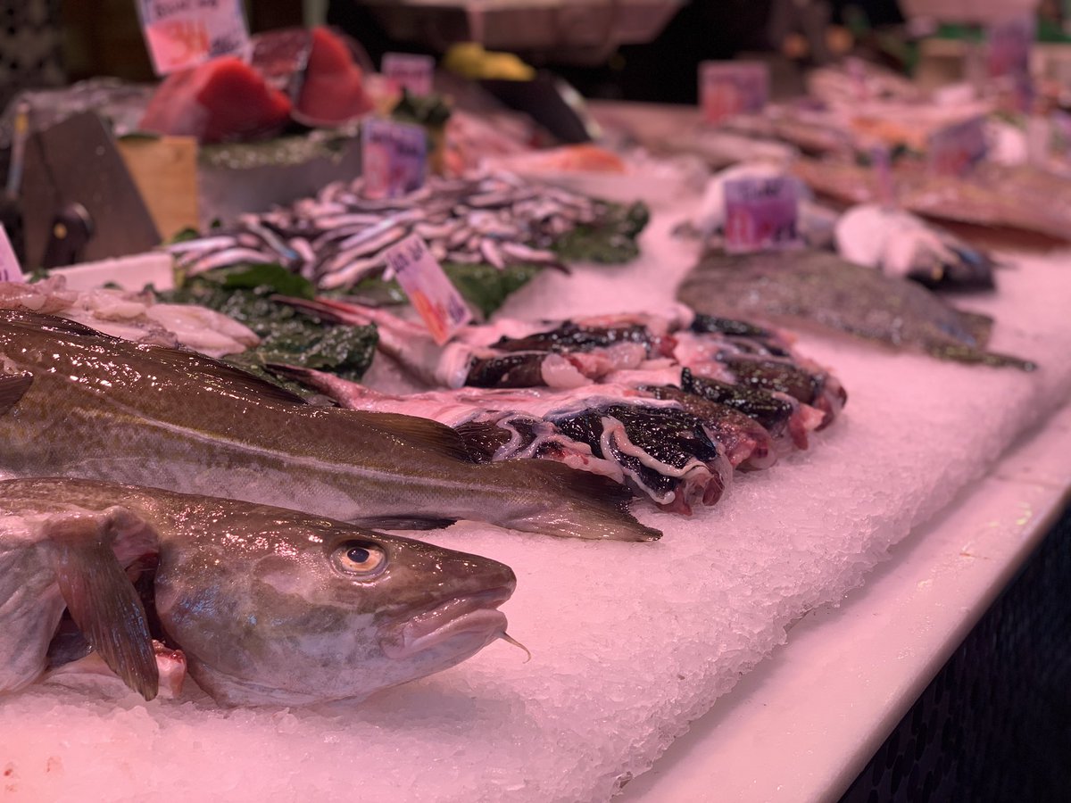 Soncerv's tweet photo. Dissabtes al @mercatstantoni 🐟🦐🦞🦀🦑🥬🥒🌶🍑🍉🍌🍎🍐🍓🫐🥭🥕🌽🥦🫑🧅🥔
#compralocal #proximitat #vinealmercat #mercatdesantantoni #barcelona #compraalbarri https://t.co/olqLsC0BBl