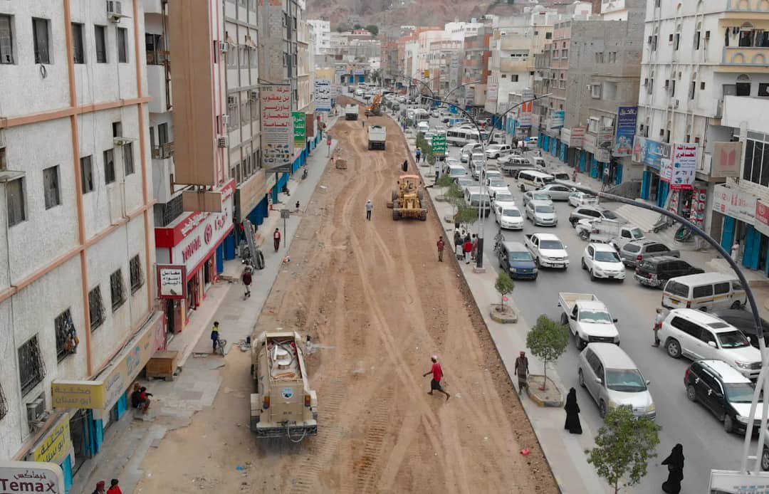 HadramoutGov's tweet photo. وكيل حضرموت للشؤون الفنية يطلع على سير استئناف أعمال إعادة تأهيل الخط الرئيسي بمنطقة الديس ب #المكلا https://t.co/qtPOEvqUSJ