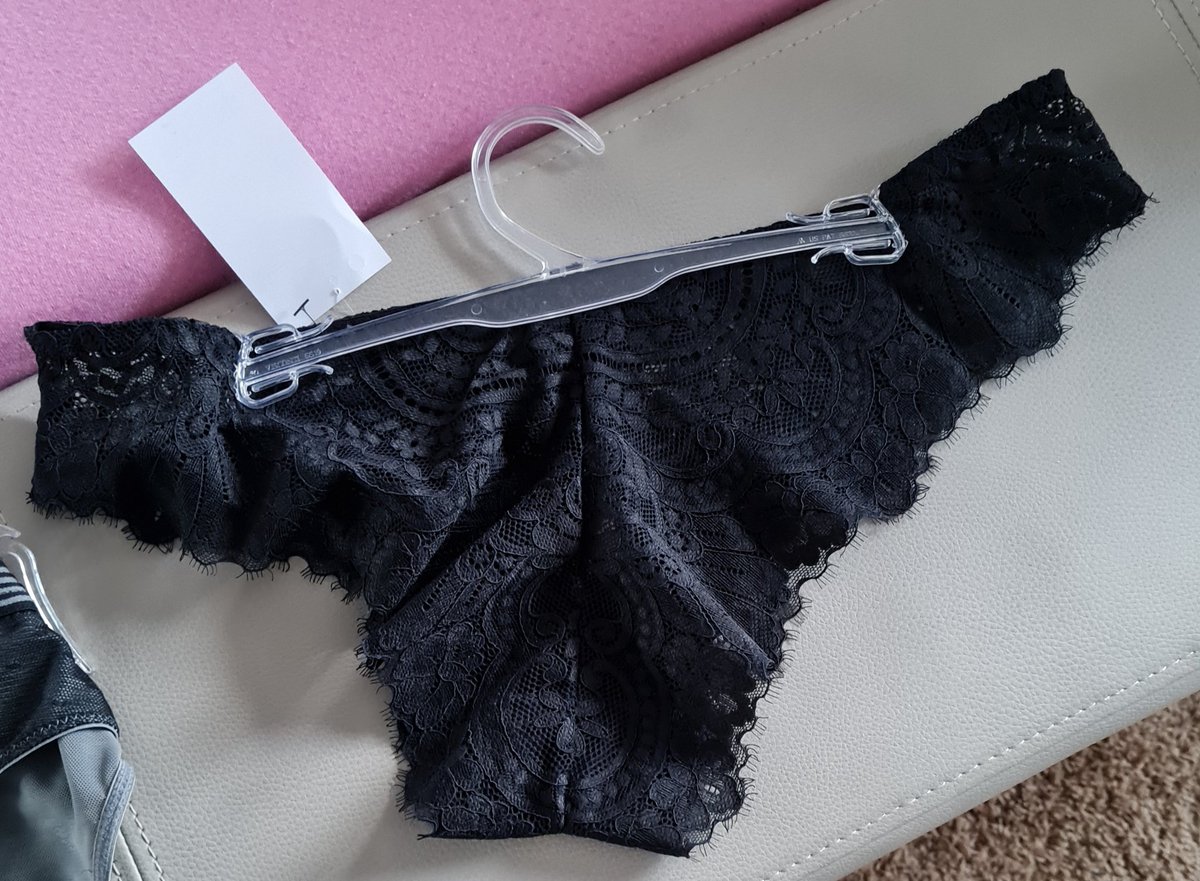 KatiMilf's tweet photo. Neue slips warten auf neue Besitzer! #pantyseller #getrageneslips #extraduftend #woraufwartestdu ? https://t.co/S8YUh2ma0t