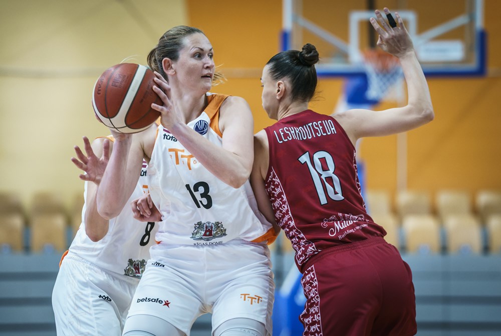 TTTRiga's tweet photo. Final: TTT 97, Daugavpils Universitāte 50
Aija Klakocka 18 punkti, FG 8/13, FT 2/3
Ieva Pulvere 13 punkti, FT 5/6, 3p 2/2
@Ngilday12 12 punkti FT 5/9, 6ast
Jazz 12 punkti + 5reb
Dinija 10 punkti
🖤🧡
#TTTRīga #SapņoVairāk #DirectionToPerfection https://t.co/PqlA9mtvZW