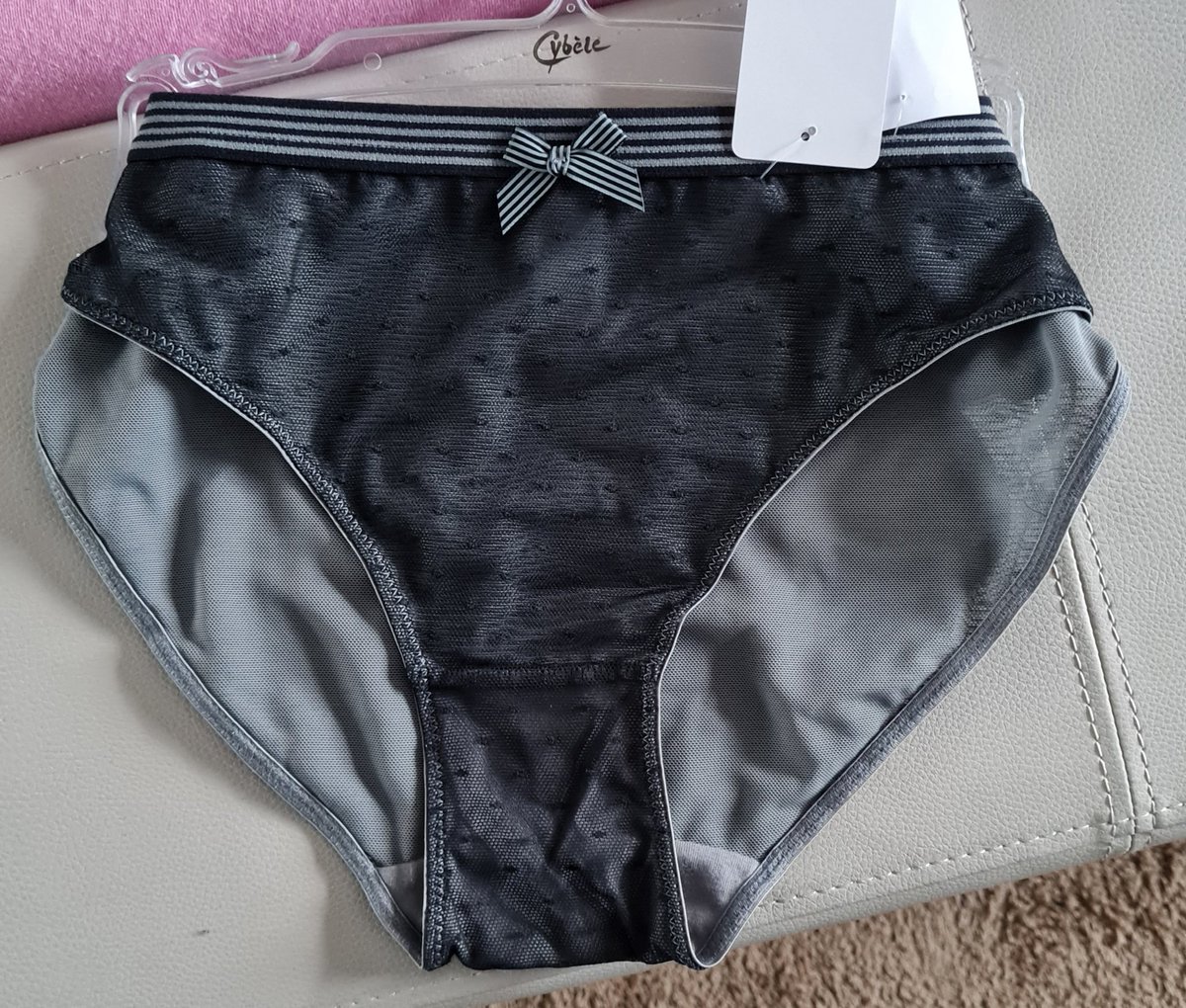 KatiMilf's tweet photo. Neue slips warten auf neue Besitzer! #pantyseller #getrageneslips #extraduftend #woraufwartestdu ? https://t.co/S8YUh2ma0t