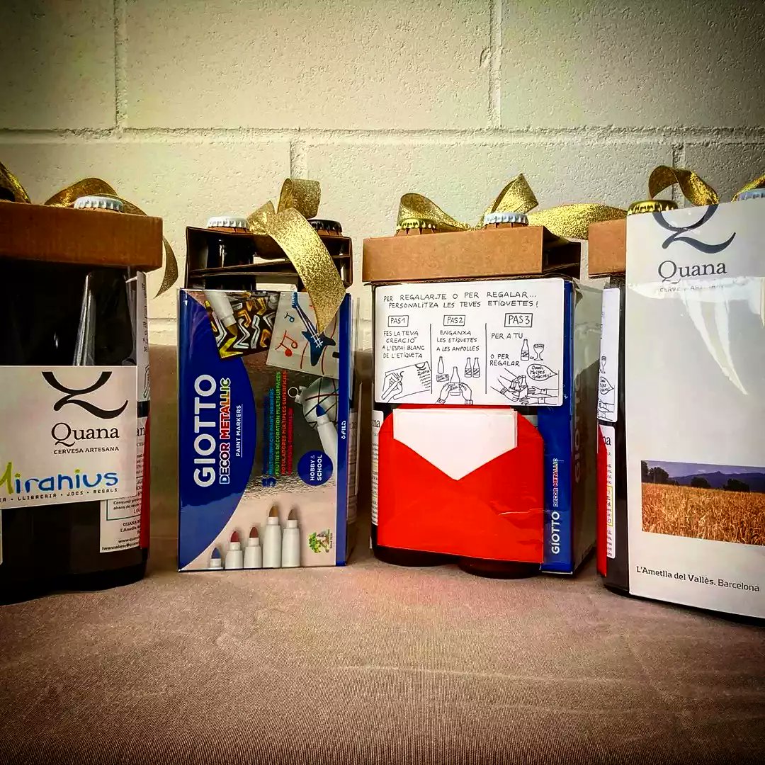 Quanabeer's tweet photo. Desde Quana i Miranius, tornem a preparar els Packs 'Fem poble'.
Cerveses artesanes amb etiquetes en blanc, per demostrar l'artista que tens dins aquest Nadal!
El pack:
4 cerveses.
5 rotuladors 
4 etiquetes blanques.
Més info a la botiga MIRANIUS
O
iwannabeer@quanabeer.com https://t.co/MLxwCuApPg