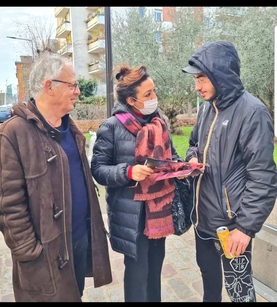 RKaaout's tweet photo. |●À l'écoute des commercants et des habitants ds le quartier d'#Ivryport: échanges riches et retours constructifs sur notre bilan
Fière de cette mobilisation d'élus, de marcheurs et de militants sur-motivés pour l'opération "5 ans à l'écoute"#5ansdeplus #ParceQueCestNotreProjet https://t.co/ZFWBVBG8r5