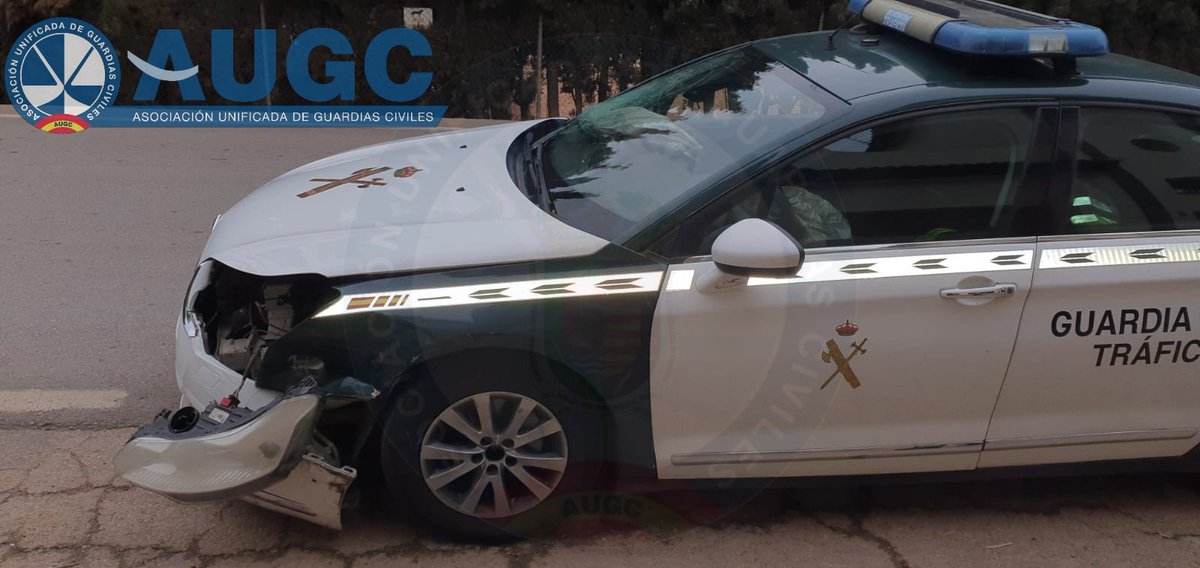 AUGC_MALAGA's tweet photo. 📌 Positivo en alcohol
📌 Positivo en cocaína
📌 Conducción temeraria
📌 PNC retirado
📌 4 Embestidas a patrullas de #Tráfico:
A este delincuente han detenido los guardias del Dto. Tráfico de #Antequera , no sin esfuerzo.
Enhorabuena 👏🏼👏🏼🎖️
.@AUGC_Comunica .@AUGC_TRAFICO https://t.co/QwaRWXJu4x