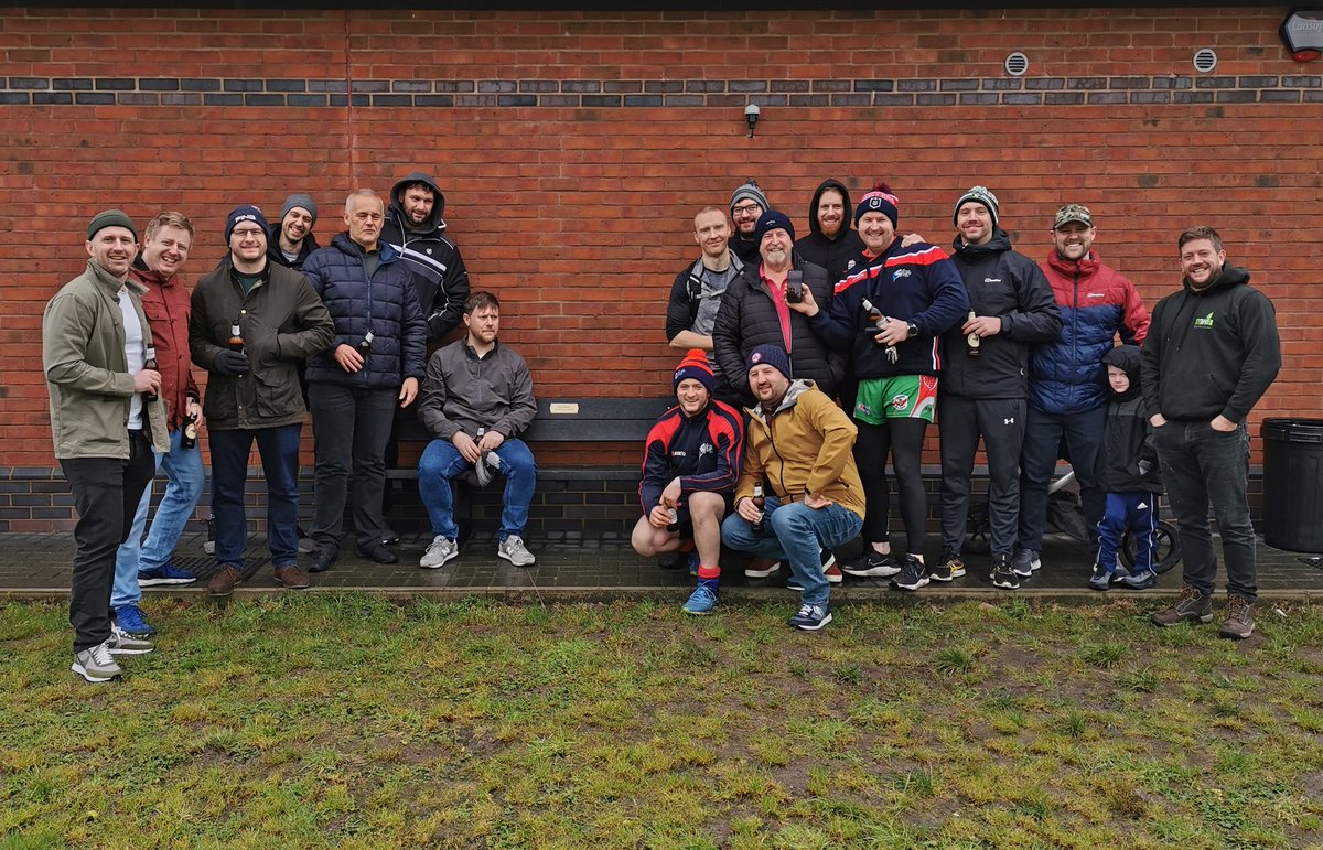 ShevingtonShark's tweet photo. Little get together down at Vicarage Lane for the new bench in memory of Denise Gallagher. Her son, & Shark, Joe, was on hand for the unveiling. Denise loved the Sharks & this is a fitting tribute to a lovely lady. #sharksfamily #RIPDenise
🔵🔴⚪🦈🦈🦈 https://t.co/HylZ69SOmh