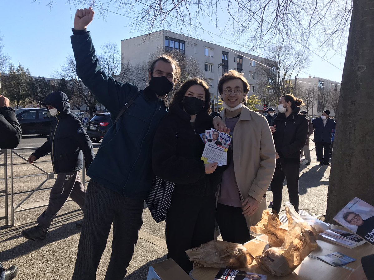 NathalieOziol's tweet photo. Bel accueil pour notre diffusion du #programmeMelenchon à La Paillade à Montpellier
#UnionPopulaire https://t.co/wbxHIGgLWO