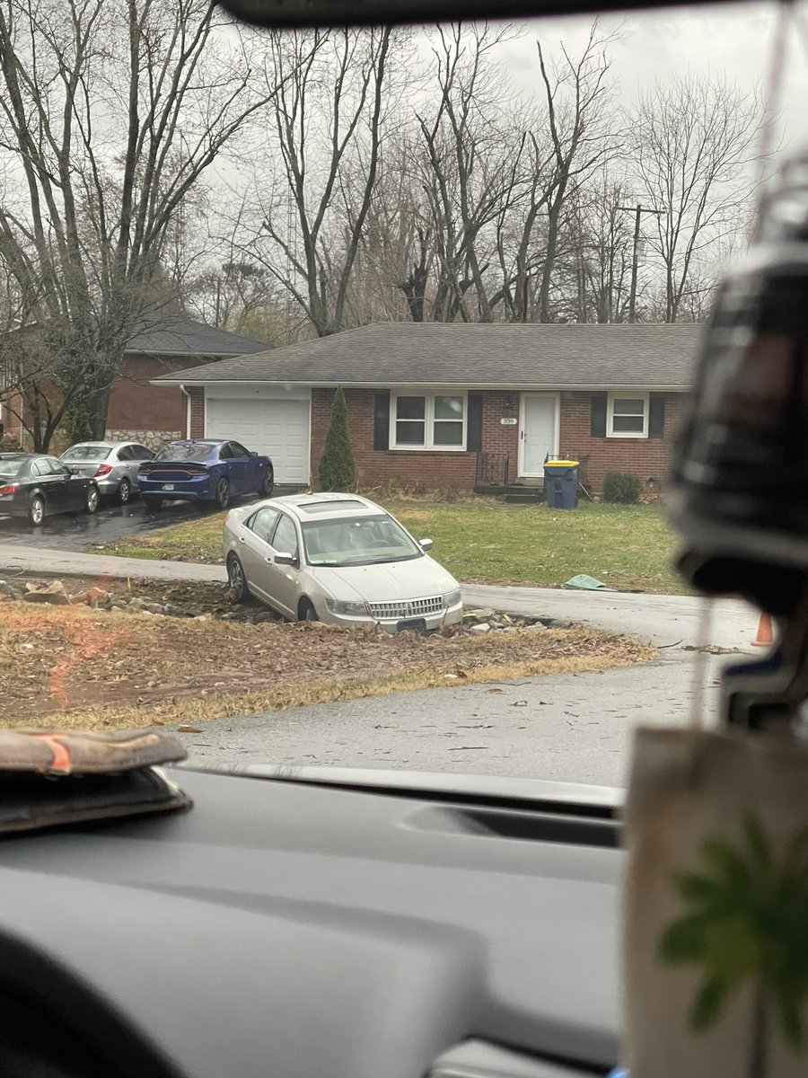 hannah_grace022's tweet photo. russellville road/spring hill subdivision @joeimel https://t.co/ENxgwZbIhr