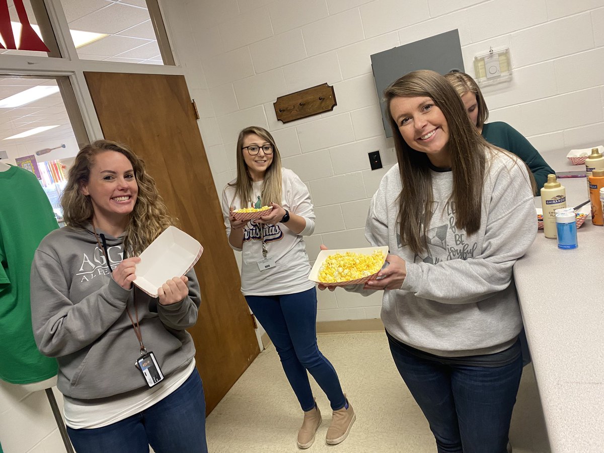 kaseybwood's tweet photo. “Popping for Joy” @AlbertvilleAIS!! 🍿😋 @robsims33 @MirandaBattles @AMSKRobinson  @melanie_oliver1 @AvilleCNP https://t.co/eoEEty2dY7