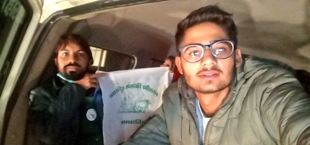 simranndhindsaa's tweet photo. जीत ही हमारा मुक्कद्दर था सो हम जीत गए, 
हुकूमत ने लगाया बहुत ज़ोर और बढ़ती गयी तकरार 

न गोली चलाई, न उठाई तलवार, 
हम किसानों की एकता ने झुकाई ये तानाशाही सरकार

#FarmersProtest_FatehMarch https://t.co/cI2Y6GhvFN