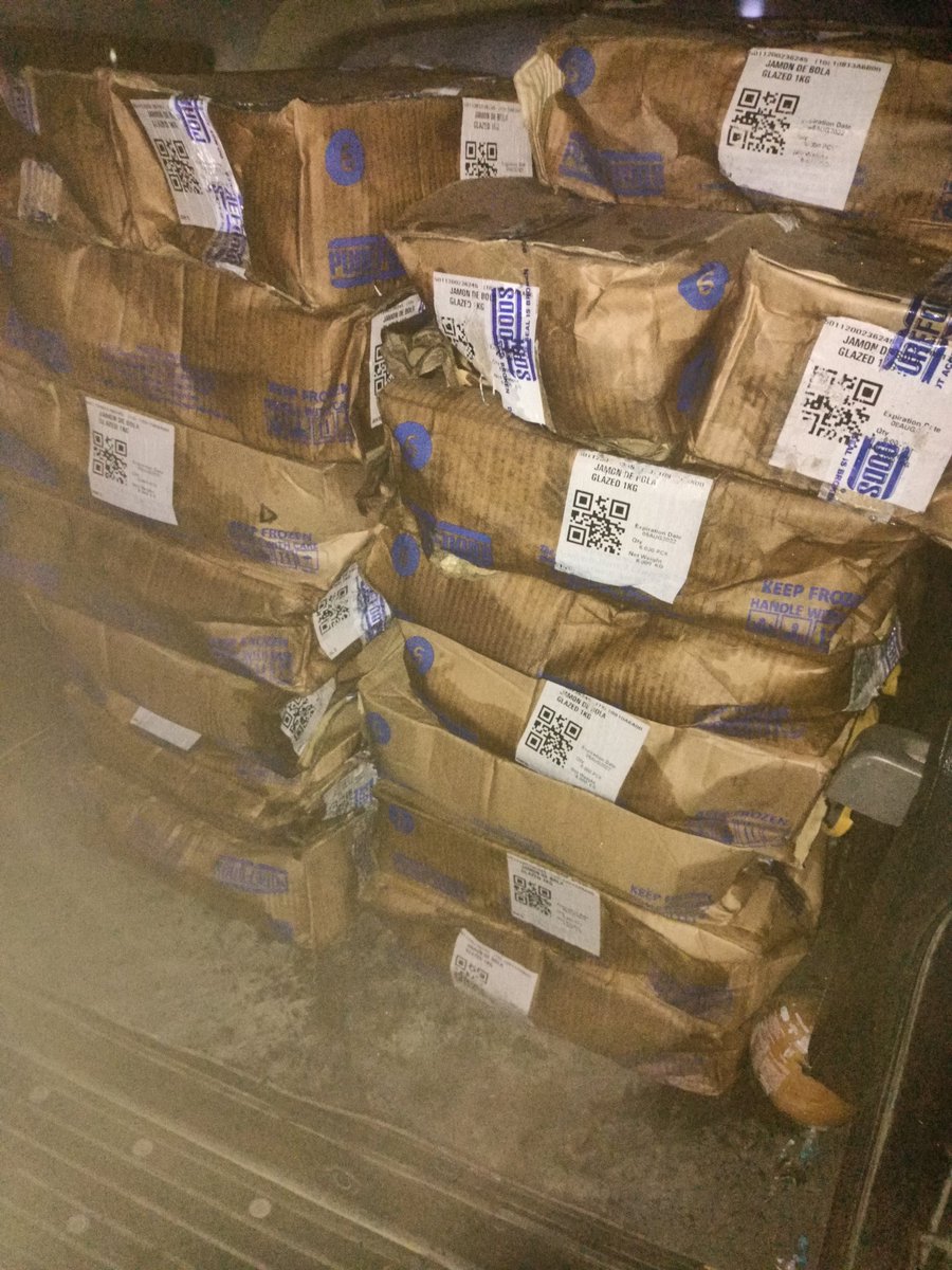 NULLandVOID1988's tweet photo. Night grinding para sa ekonomiya...
Sulit ang pagod kahit dalawang balik sa supplier...π₯°π₯°π₯°
#PureFoods
#FiestaHam
#HamonDeBola https://t.co/zLi7LJ8rE3