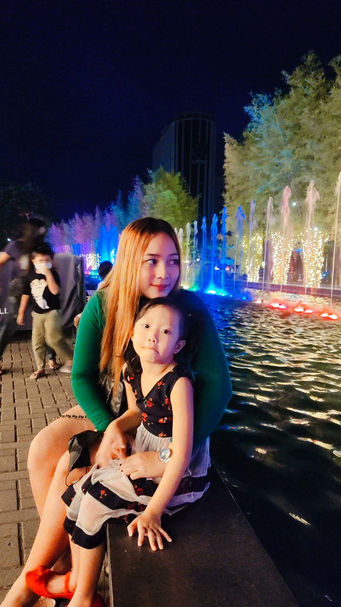 Nettybucoy's tweet photo. This is us 💚
#SaturDate #Threegether #littlePrincess #HappyFamily https://t.co/jCU9I8cVoE