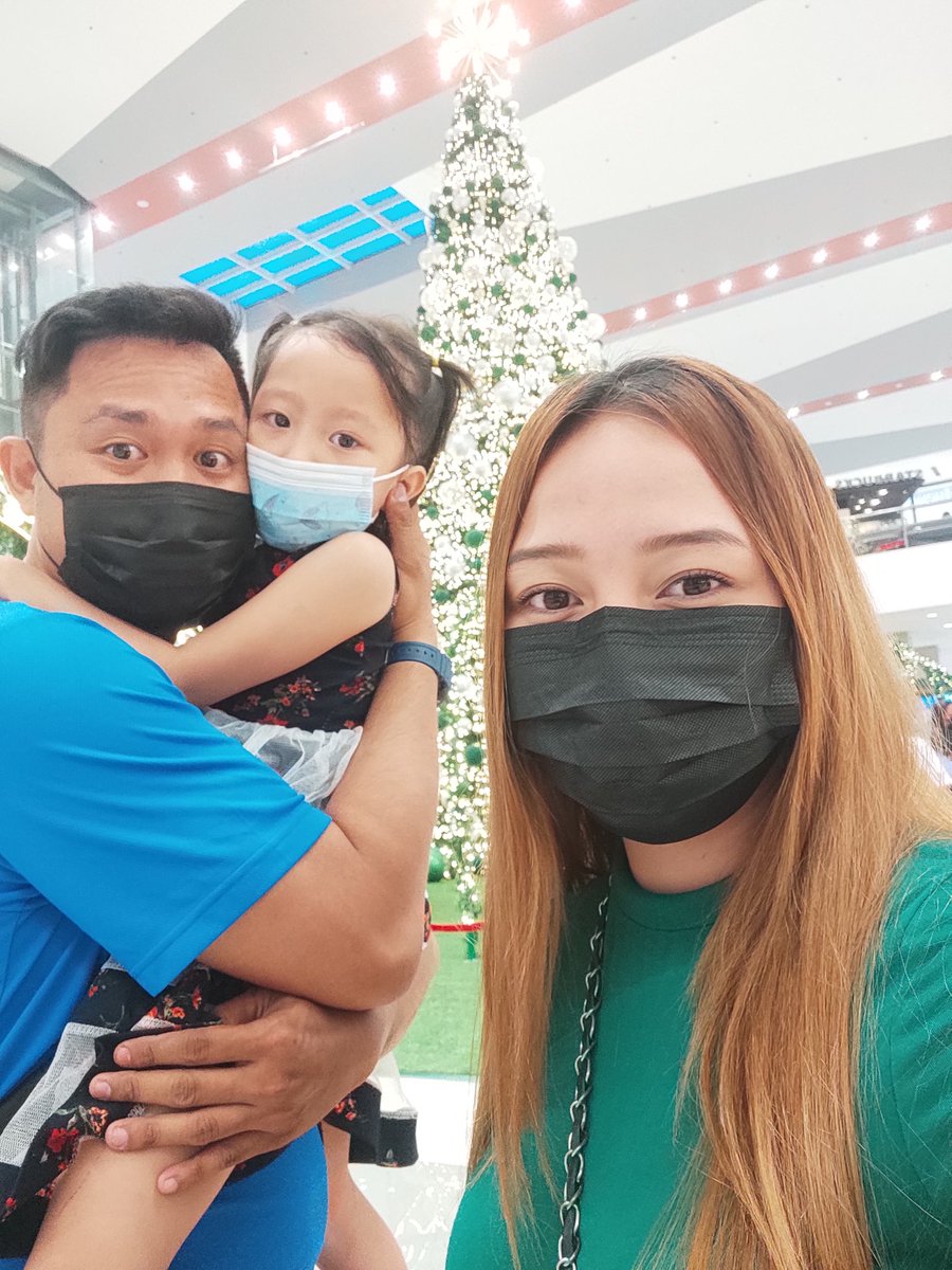 Nettybucoy's tweet photo. This is us 💚
#SaturDate #Threegether #littlePrincess #HappyFamily https://t.co/jCU9I8cVoE