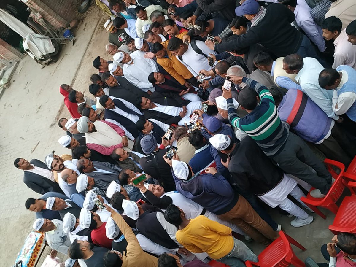 Sanjay Singh AAP (@sanjayazadsln) on Twitter photo рдореБрдЬрд╝рдлрд╝реНрдлрд╝рд░рдирдЧрд░ рдХрд╛рдВрдб рдореЗрдВ рдкреАрдбрд╝рд┐рдд рдкрд░рд┐рд╡рд╛рд░ рд╕реЗ рдорд┐рд▓рд╛ рдкрд░рд┐рд╡рд╛рд░ рдиреЗ рдмрддрд╛рдпрд╛ рдХрд┐рд╕ рддрд░рд╣ рдкреНрд░реИрдХреНрдЯрд┐рдХрд▓ рдкрд░реАрдХреНрд╖рд╛ рдХреЗ рдирд╛рдо рдкрд░ рдмрдЪреНрдЪрд┐рдпреЛрдВ рдХреЛ рд▓реЗ рдЬрд╝рд╛рдпрд╛ рдЧрдпрд╛ рдФрд░ рдЦрд╛рдиреЗ рдореЗрдВ рдирд╢реАрд▓реЗ рдкрджрд╛рд░реНрде рджреЗрдХрд░ рдЙрдирдХрд╛ рдпреМрди рд╢реЛрд╖рдг рдХрд┐рдпрд╛ рдЧрдпрд╛ рдерд╛рдиреЗ рдореЗрдВ рд╕реБрдирд╡рд╛рдИ рдирд╣реА рд╣реБрдИ, рдкрд░рд┐рд╡рд╛рд░ рднрдпрднреАрдд рд╣реИ рдмрдбрд╝реА рдореБрд╢реНрдХрд┐рд▓ рд╕реЗ FIR рд╣реБрдИред рдлрд╝рд╛рд╕реНрдЯ рдЯреНрд░реИрдХ рдХреЛрд░реНрдЯ рдмрдирд╛рдХрд░ рд╕реБрдирд╡рд╛рдИ рд╣реЛред рдореБрдЬрд╝рдлрд╝реНрдлрд╝рд░рдирдЧрд░ рдХрд╛рдВрдб рдореЗрдВ рдкреАрдбрд╝рд┐рдд рдкрд░рд┐рд╡рд╛рд░ рд╕реЗ рдорд┐рд▓рд╛ рдкрд░рд┐рд╡рд╛рд░ рдиреЗ рдмрддрд╛рдпрд╛ рдХрд┐рд╕ рддрд░рд╣ рдкреНрд░реИрдХреНрдЯрд┐рдХрд▓ рдкрд░реАрдХреНрд╖рд╛ рдХреЗ рдирд╛рдо рдкрд░ рдмрдЪреНрдЪрд┐рдпреЛрдВ рдХреЛ рд▓реЗ рдЬрд╝рд╛рдпрд╛ рдЧрдпрд╛ рдФрд░ рдЦрд╛рдиреЗ рдореЗрдВ рдирд╢реАрд▓реЗ рдкрджрд╛рд░реНрде рджреЗрдХрд░ рдЙрдирдХрд╛ рдпреМрди рд╢реЛрд╖рдг рдХрд┐рдпрд╛ рдЧрдпрд╛ рдерд╛рдиреЗ рдореЗрдВ рд╕реБрдирд╡рд╛рдИ рдирд╣реА рд╣реБрдИ, рдкрд░рд┐рд╡рд╛рд░ рднрдпрднреАрдд рд╣реИ рдмрдбрд╝реА рдореБрд╢реНрдХрд┐рд▓ рд╕реЗ FIR рд╣реБрдИред рдлрд╝рд╛рд╕реНрдЯ рдЯреНрд░реИрдХ рдХреЛрд░реНрдЯ рдмрдирд╛рдХрд░ рд╕реБрдирд╡рд╛рдИ рд╣реЛред