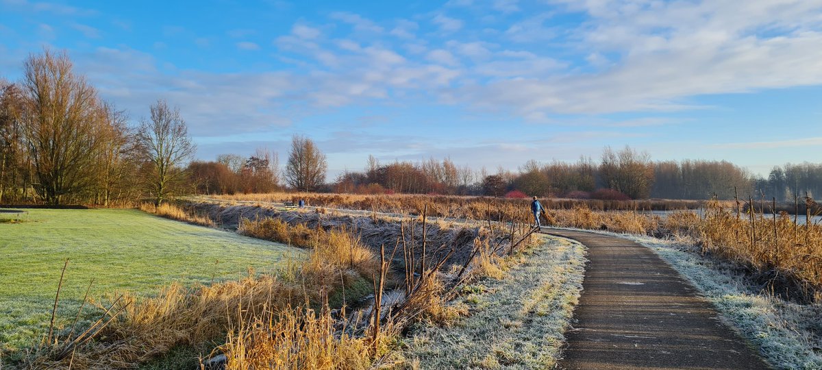 OebleBouma's tweet photo. Dat wie hjoed in prachtige 35 km geandefoet #DBOtsje fan #Bitgummole, #Ingelum #Marssum, #Jelsum, #Leeuwarden, #Ritsumazijl yn 5 oeren (= 7,2 km/u). In prima organisaasje, moaie route en yn de Ljouwerterbosk wer ris in oars bist op ús paad as in ree of hûn... https://t.co/zeK5i40av5